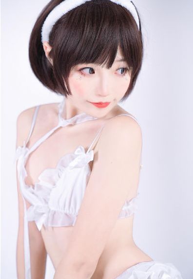 日本美女漫画奶_BD英语免费观看视频