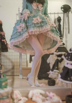 人妻昭和桐岛美奈子_无删减在线播放