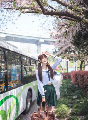 转发评论的常用语录_十万网红美女美酱