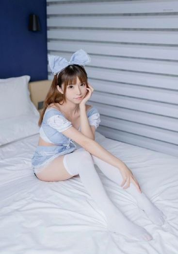 嫩草伊人久久精品少妇av九色_超清超清在线观看