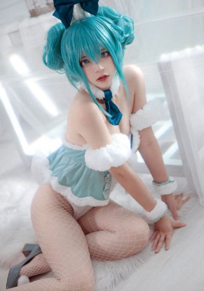 美女同桌露出粉嫩小奶头图片_蓝光高清完整版